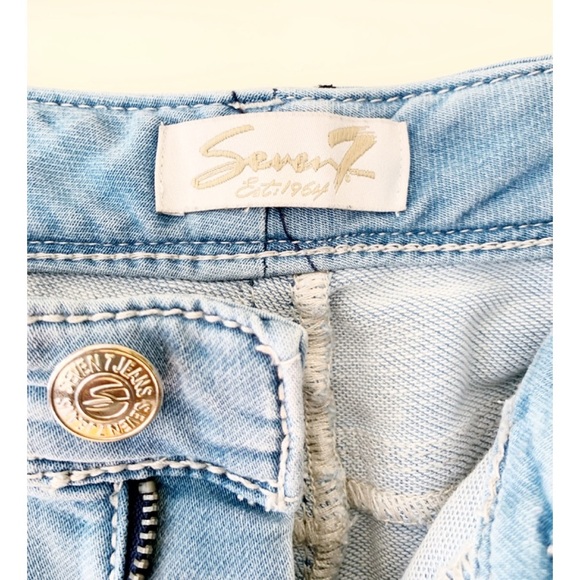 Seven7 Light Wash Mid Rise Skinny Jeans – Size 12 | Classic Stretch Denim - Picture 6 of 8